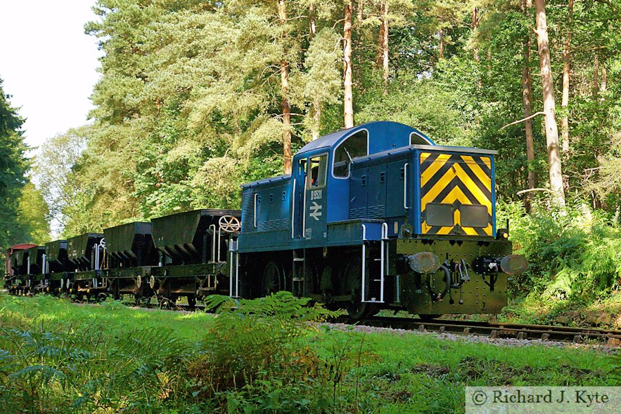 Class 14 Diesel Hydraulic no. D9521 heads south from Parkend with a freight working, Dean Forest Railway Diesel Gala, Gloucestershire