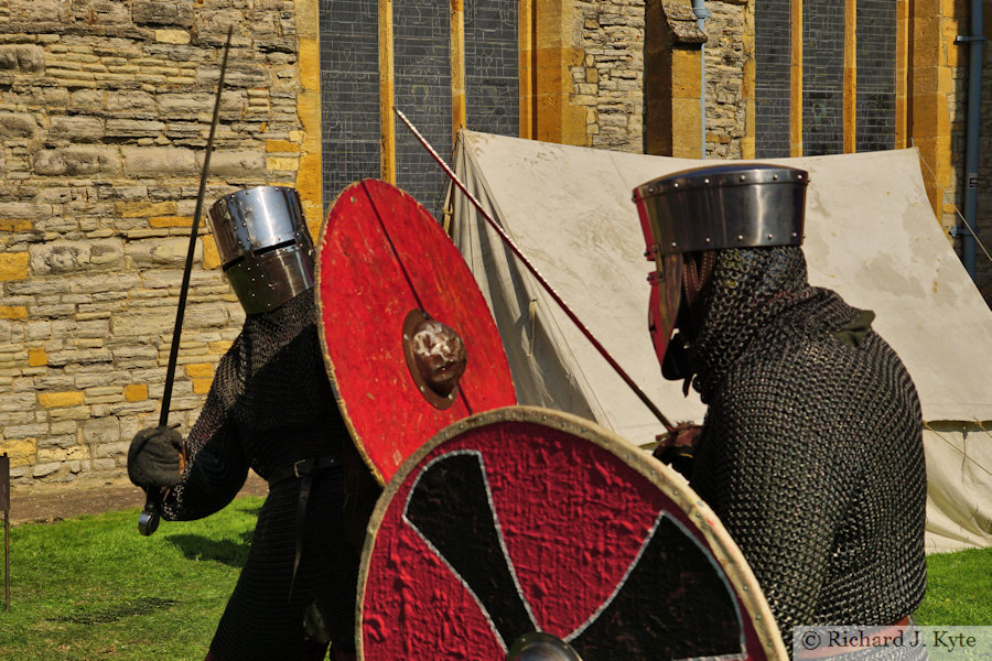 Swordfight, "Daenu Broedr" Re-enactors, Evesham Medieval Market 2020