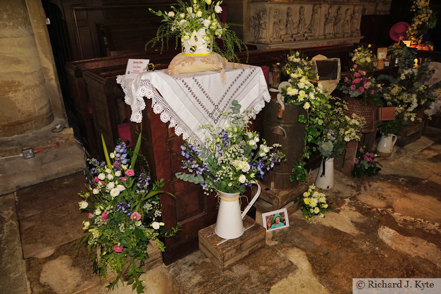 Flower Display: "Queen Bee", Eckington Open Gardens and Flower Festival 2022