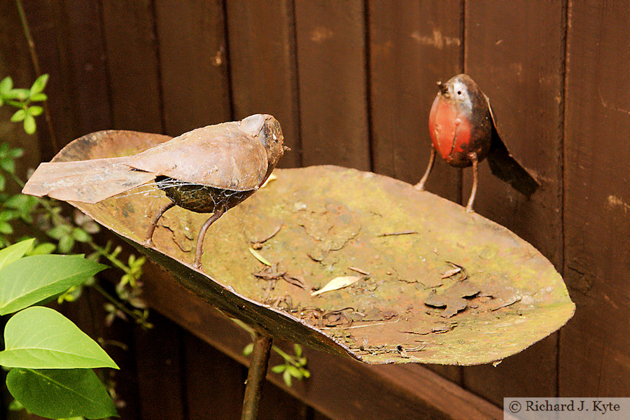 Bird Bath, Garden 3: "Court Thatch", Cropthorne Walkabout 2024