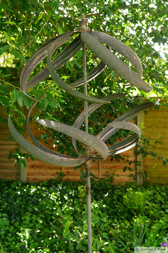 Ornament, Garden 11: "The Hawthorns", Cropthorne Walkabout 2024