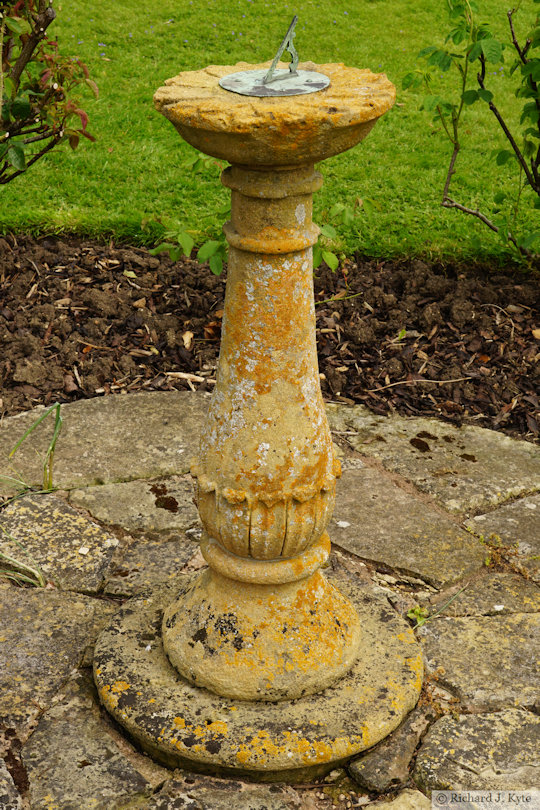 Sundial, Garden 12: "Southern Court", Cropthorne Walkabout 2024