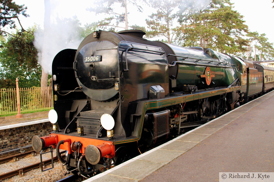 SR Merchant Navy class no. 35006 Peninsular & Oriental S. N. Co, departs Broadway, Gloucestershire Warwickshire Railway