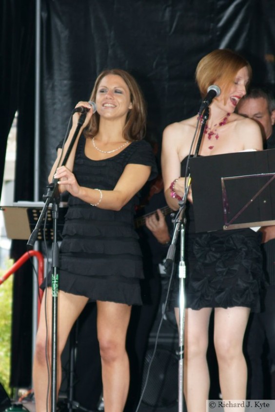 Singers, John Wood Splinters Band, Evesham River Festival 2011