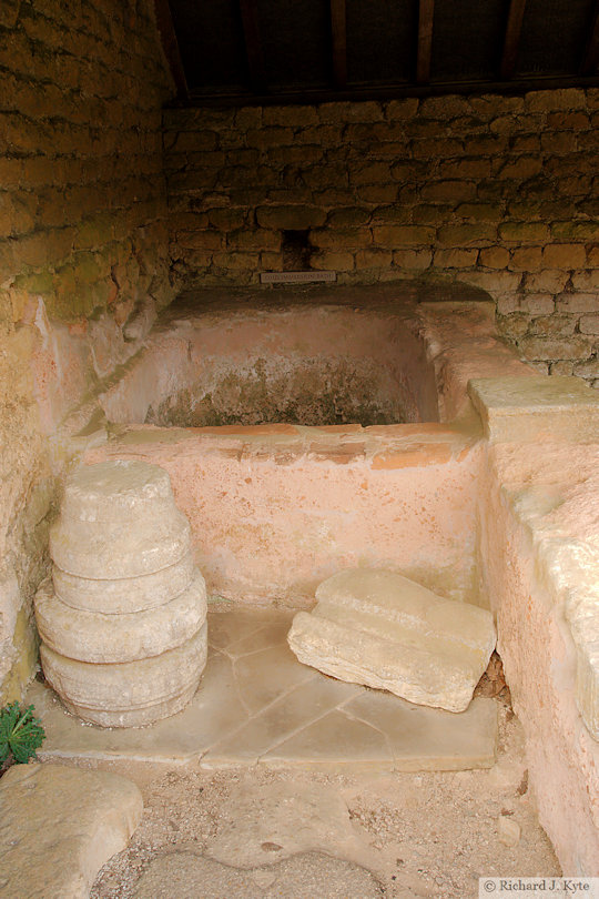 Cold Immersion Bath, North Bath House, Chedworth Roman Villa