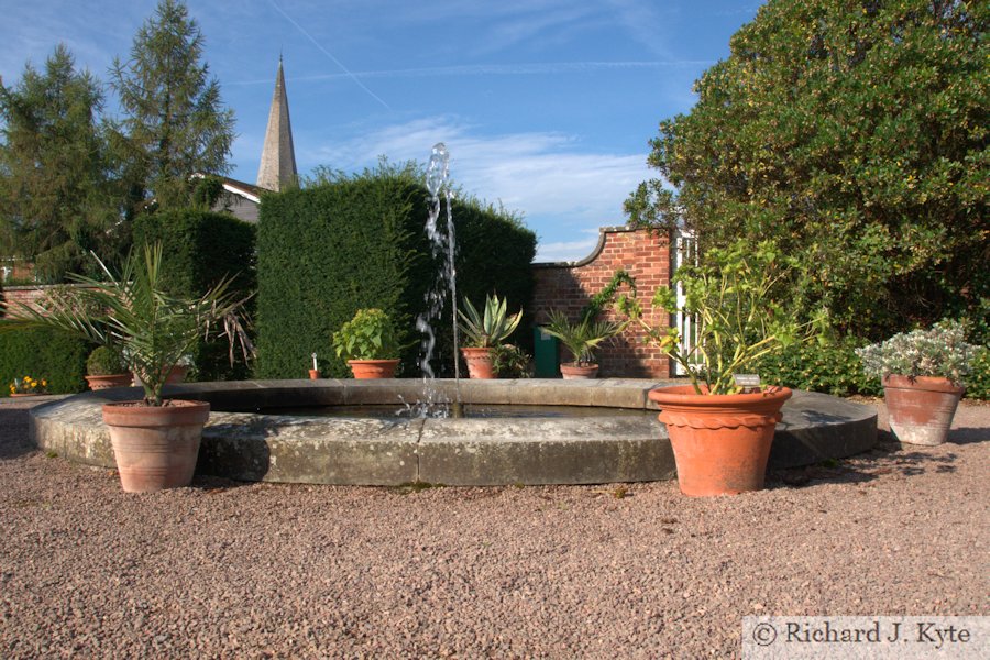 Fountain, Westbury Court Garden, Gloucestershire