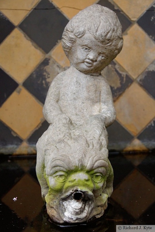 Fountain, The Greyfriars, Worcester