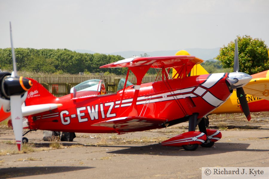 Selvey HM PITTS S-2S (G-EWIS),Throckmorton Air Show 2013