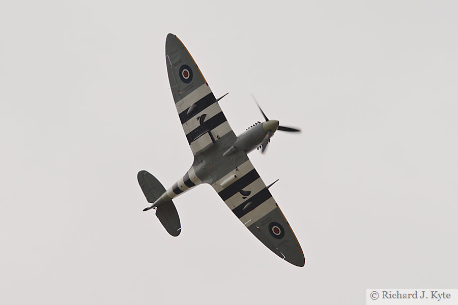 Supermarine Spitfire MK Vb (AB910), Evesham Vale Light Railway Heritage Transport Gala