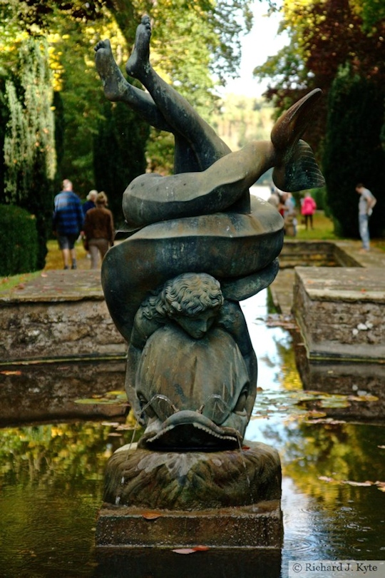 Fountain, Peto Water Garden, Buscot Park, Oxfordshire