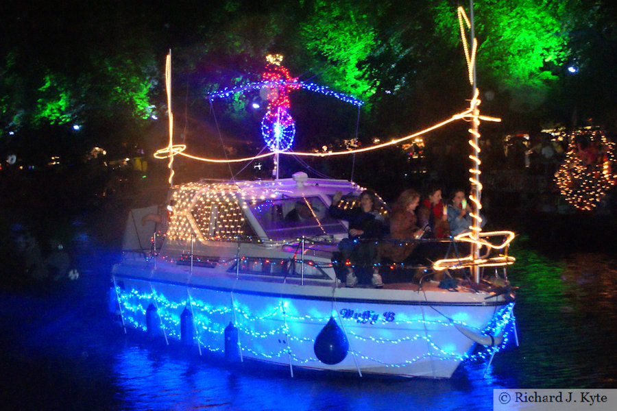 Muffy B, Night Parade, Evesham River Festival 2009