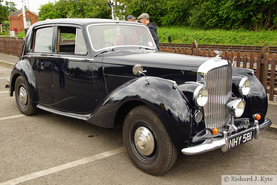 Bentley MK 6 (NHY 581), Gloucestershire Warwickshire Railway "Cotswold Festival of Steam 2022"
