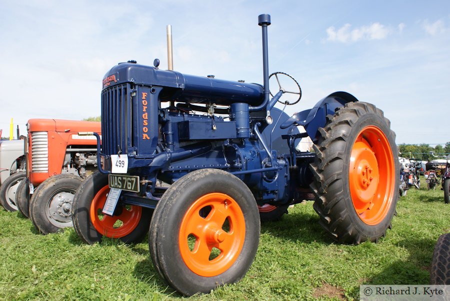 Fordson Major E27N Tractor (UAS 767), Evesham Vintage Rally 2009