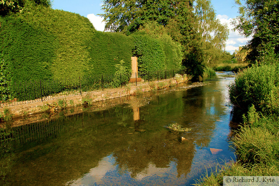 River Windrush, Bourton-on-the-Water, Cotswolds, Gloucestershire
