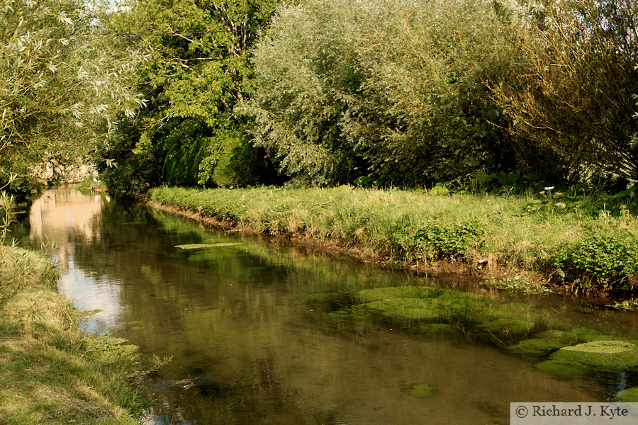 River Windrush, Bourton-on-the-Water, Cotswolds, Gloucestershire