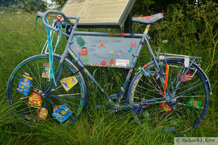 Bike 6: "Under the Ocean" by Sedgeberrow CE First School - Year 3 & 4 , Vale Active Art 2022