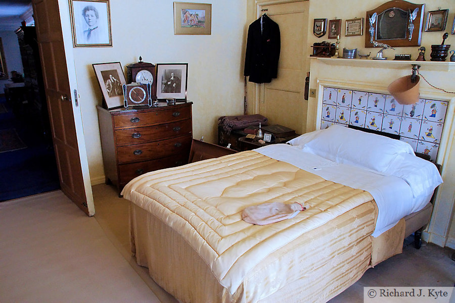 Lord Nuffield's Bedroom, Nuffield Place, Oxfordshire